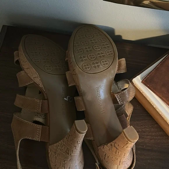 Naturalizer Women's Preya Platform Dress Sandal - Picture 9 of 12